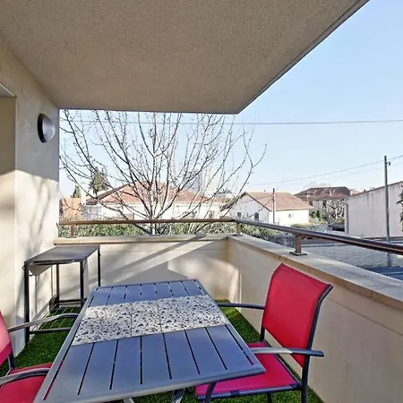 Le Farniente -parking & Terrasse Апартаменты Ним